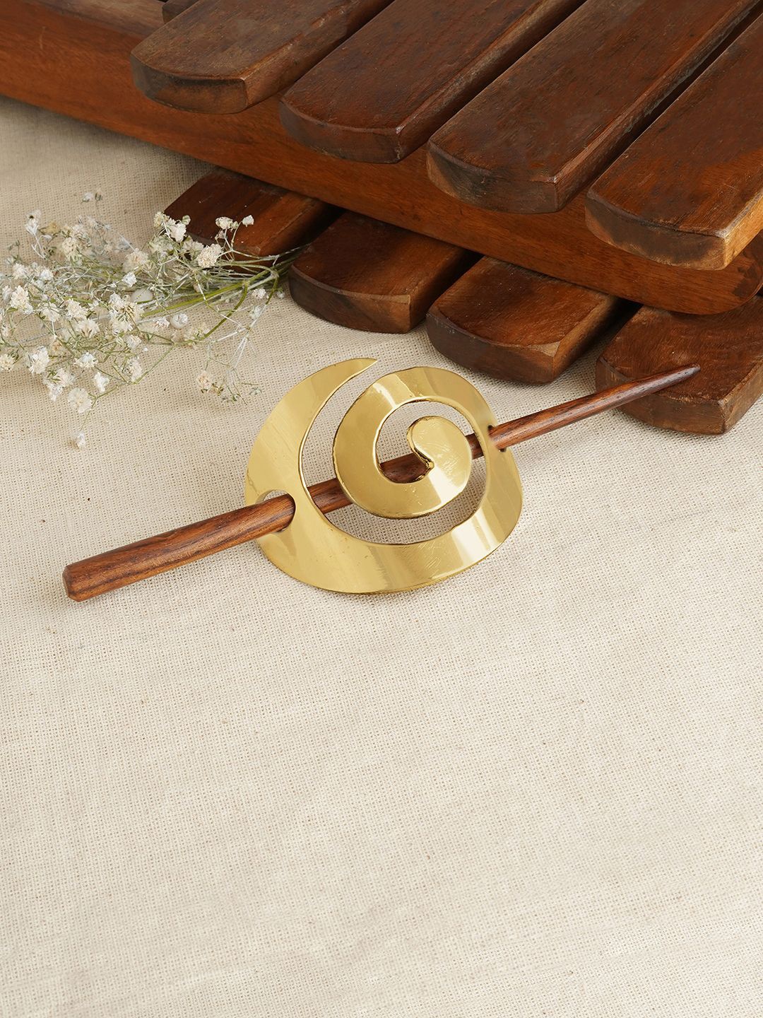 

TEEJH Women Hairstick, Gold