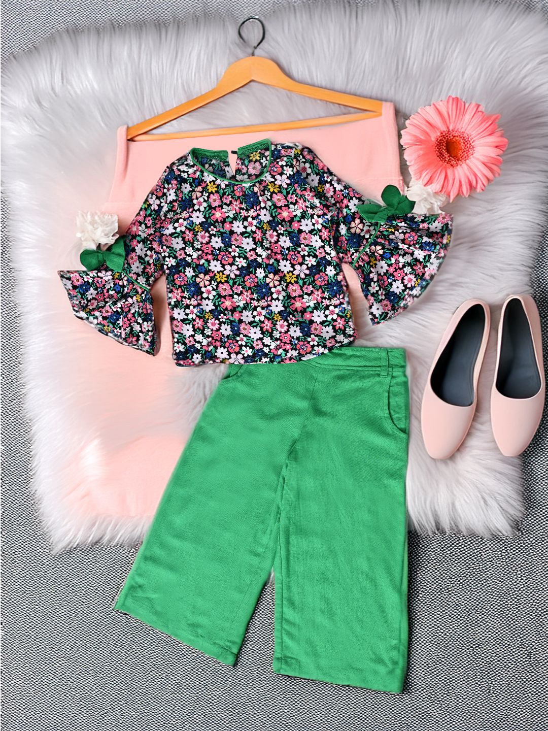 

Bella Moda Girls Printed Top with Trousers, Green