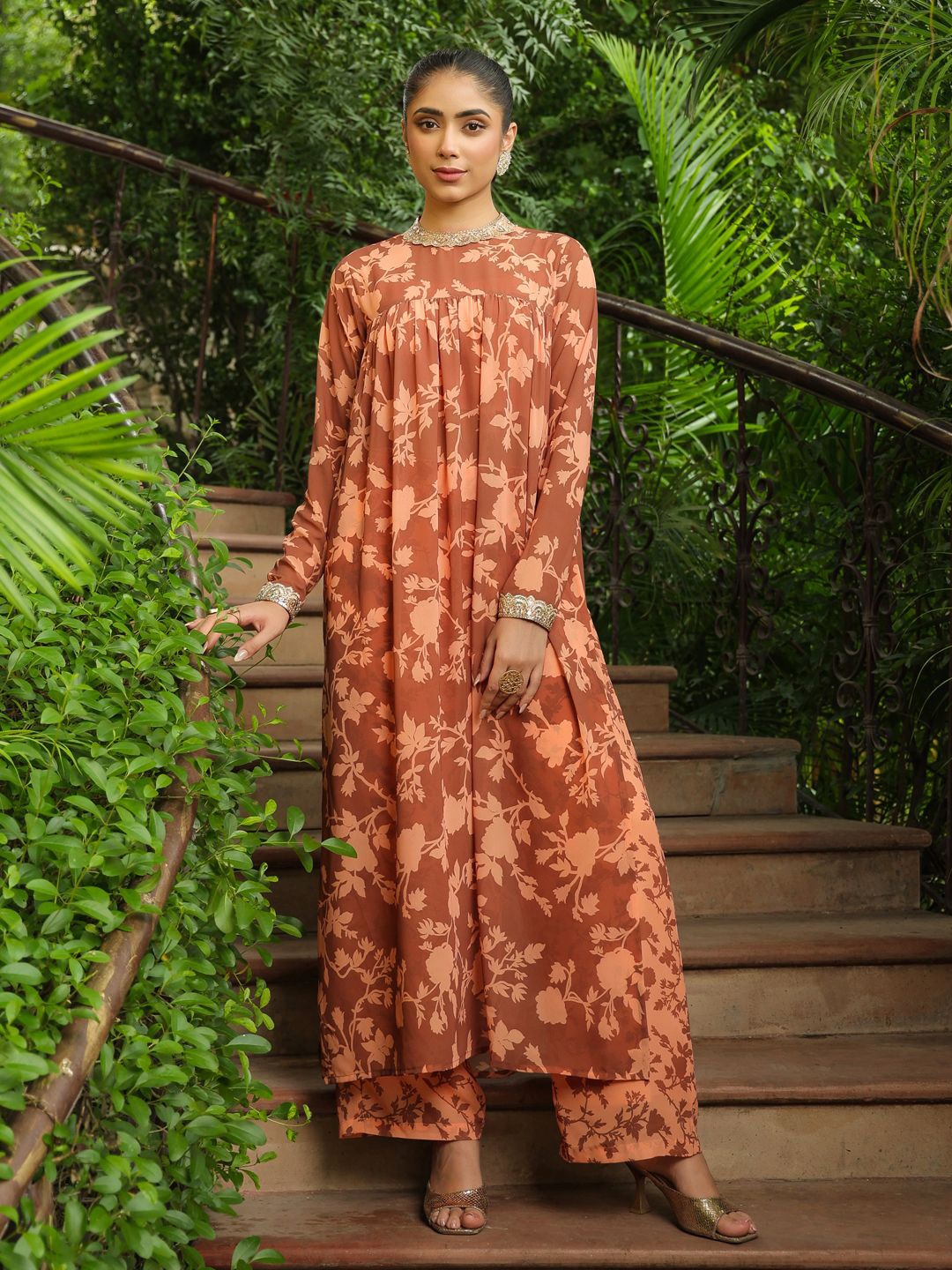 

Janasya Floral Printed Georgette Empire Kurta with Palazzo, Brown