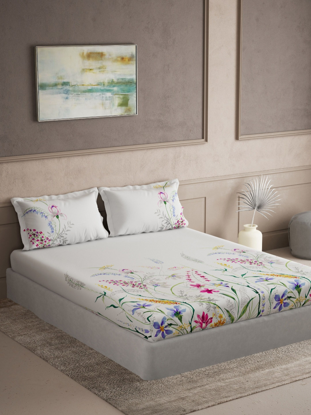 

DDecor White & Pink Floral 144 TC King Bedsheet with 2 Pillow Covers