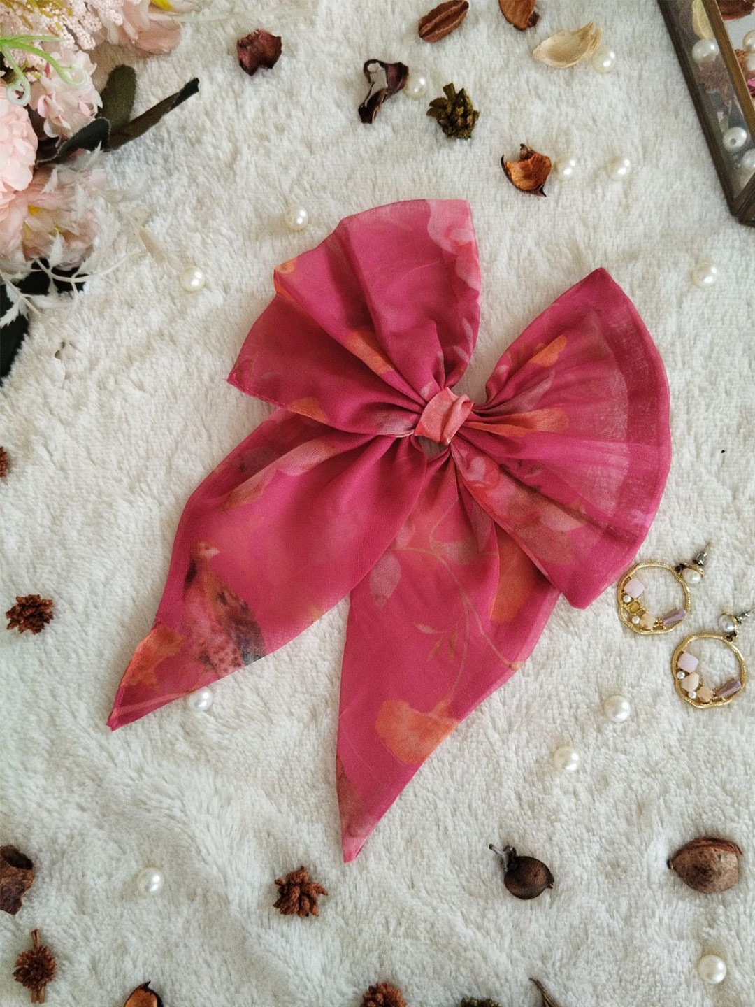 

LABEL KANUPRIYA Floral WomenHair Bow Clip, Pink