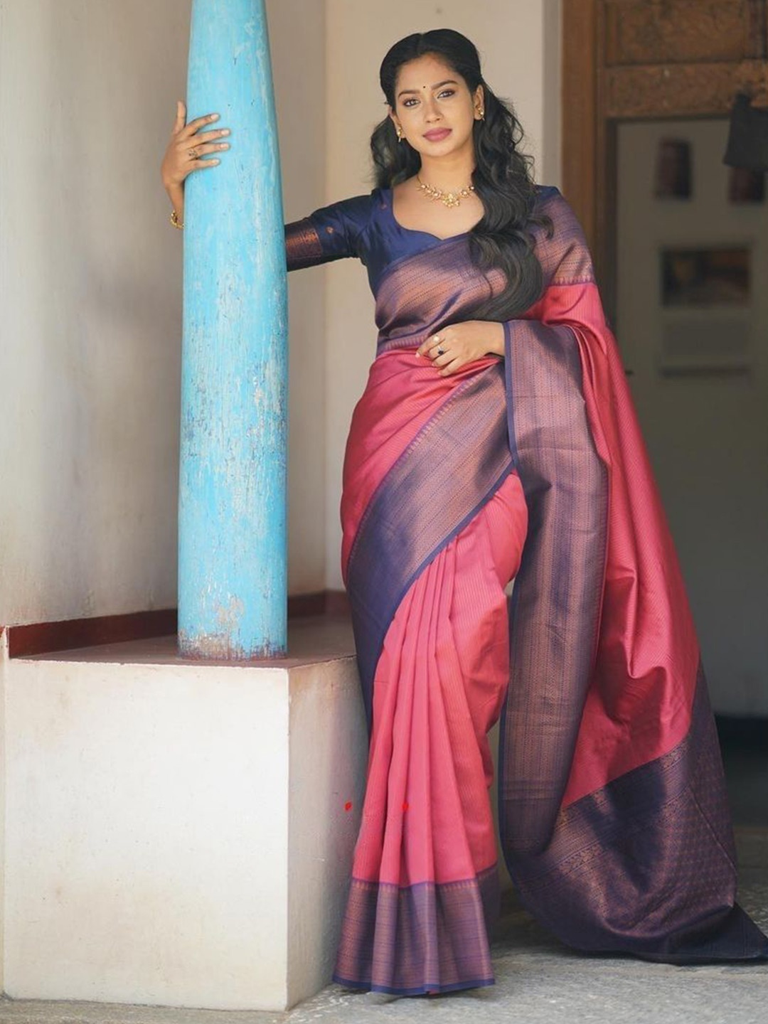 

Upalksh Woven Design Zari Banarasi Saree, Peach