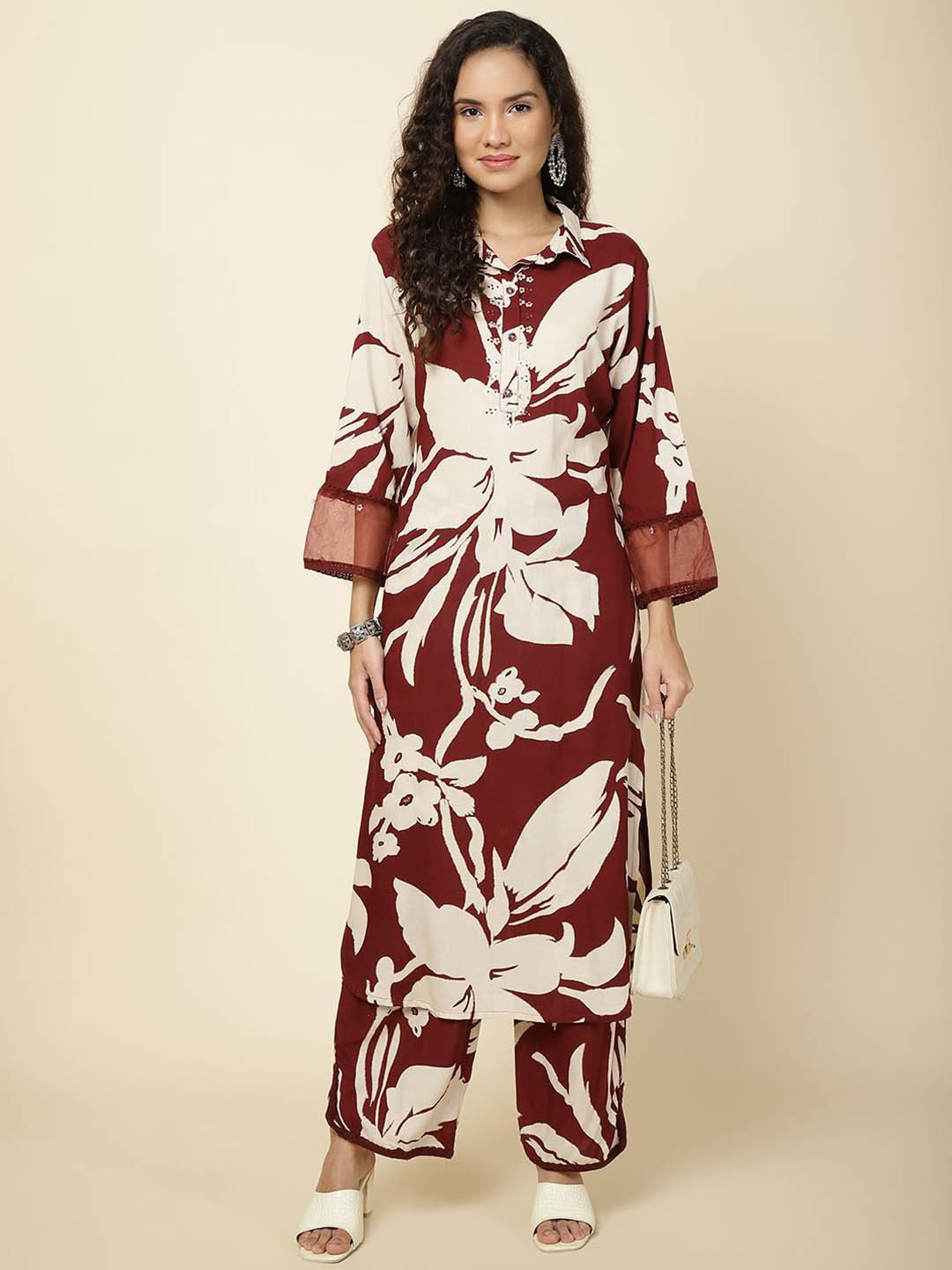 

Meena Bazaar Women Floral Printed Regular Beads and Stones Kurta with Trousers, Burgundy