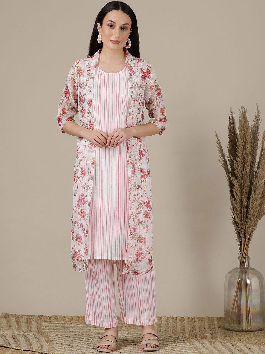 

AURELIA Women Floral Striped Regular Kurta with Palazzos, Pink