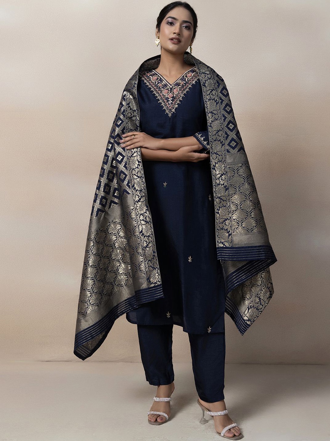 

Rang by Indya Women Ethnic Motifs Yoke Design Regular Sequinned Kurta with Trousers & With Dupatta, Blue