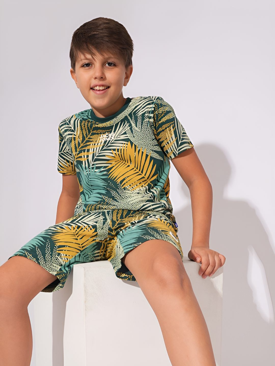

Jack & Jones Junior Boys Tropical Printed Round Neck Pure Cotton T-shirt, Green