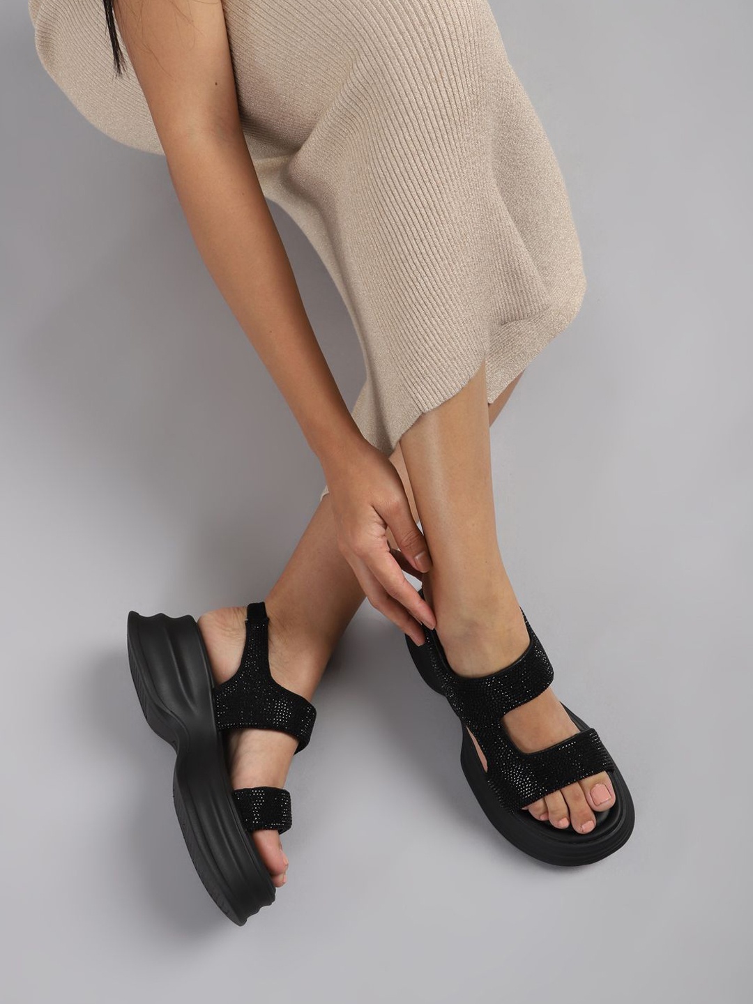 

Truffle Collection Women Open Toe Flats, Black