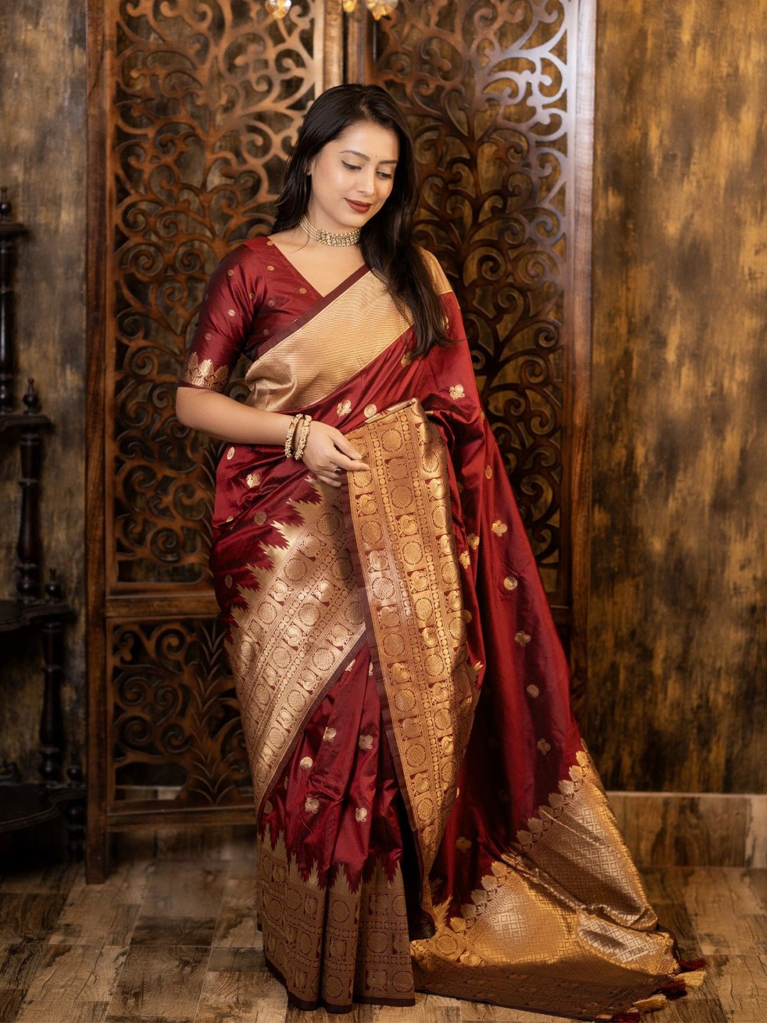 

Mitera Woven Design ZariBanarasi Saree, Maroon