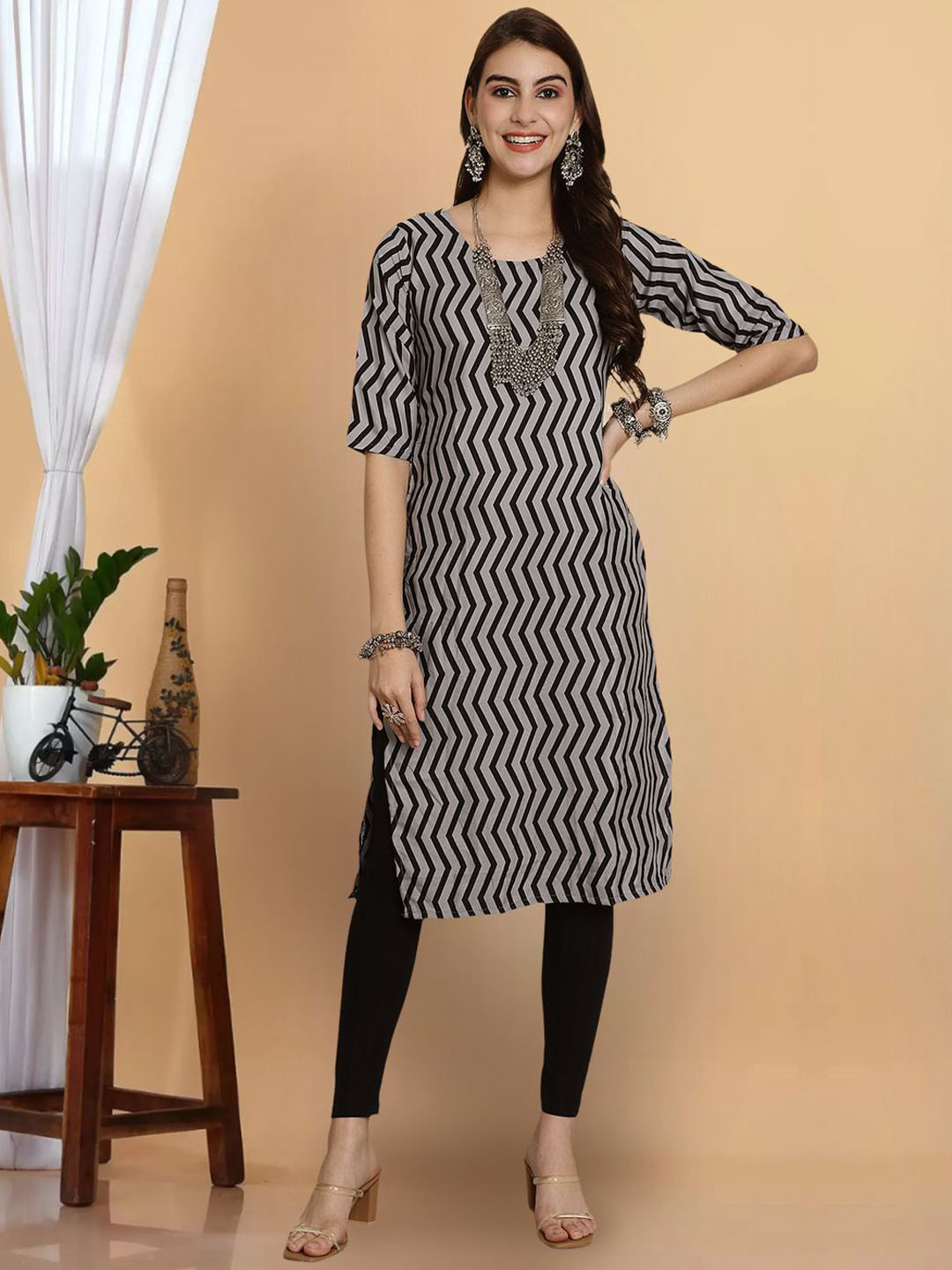 

7Threads Striped Round Neck Straight Kurta, Grey