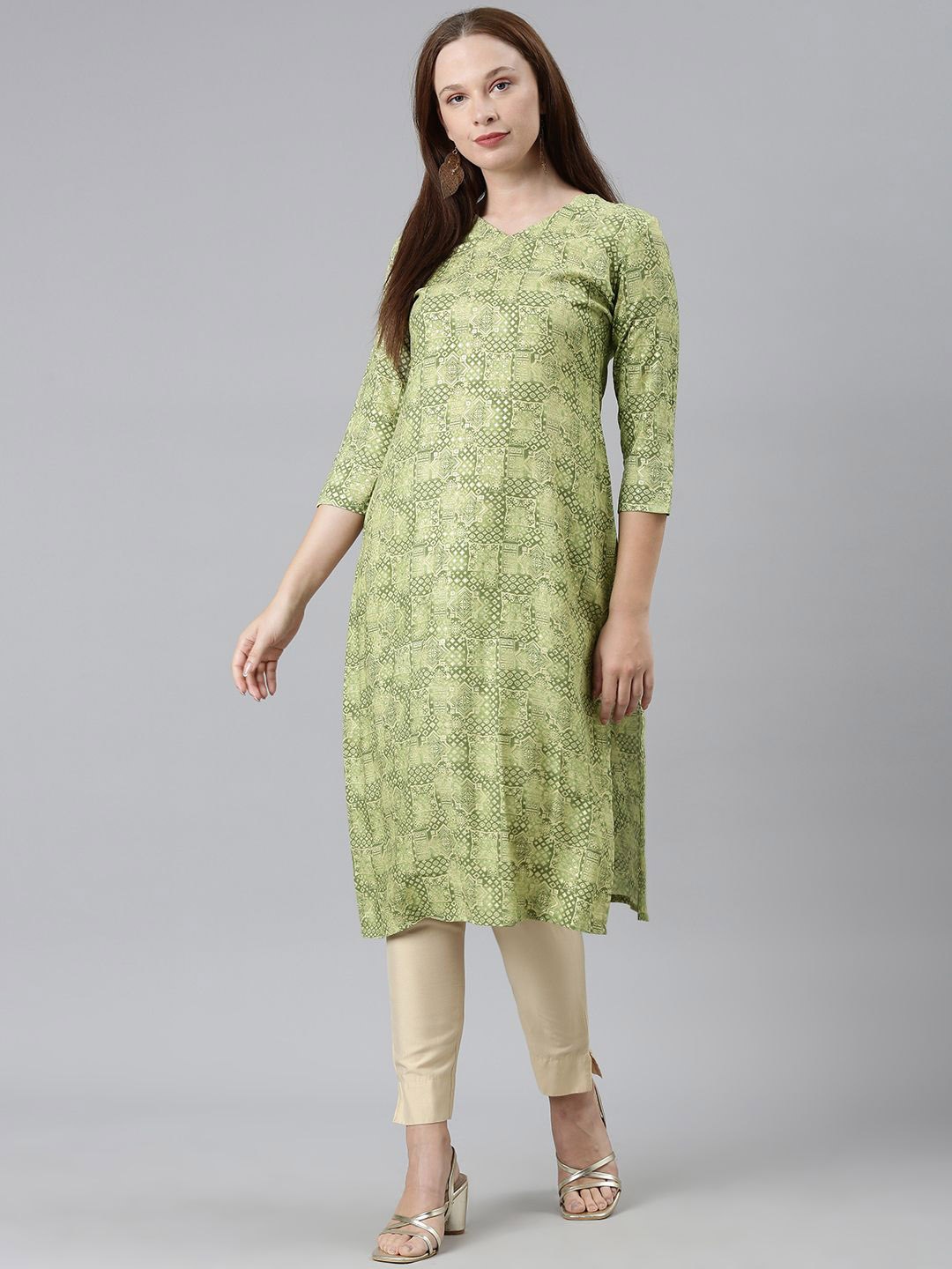 

HRITIKA Women Printed Keyhole Neck Thread Work Kurta, Green