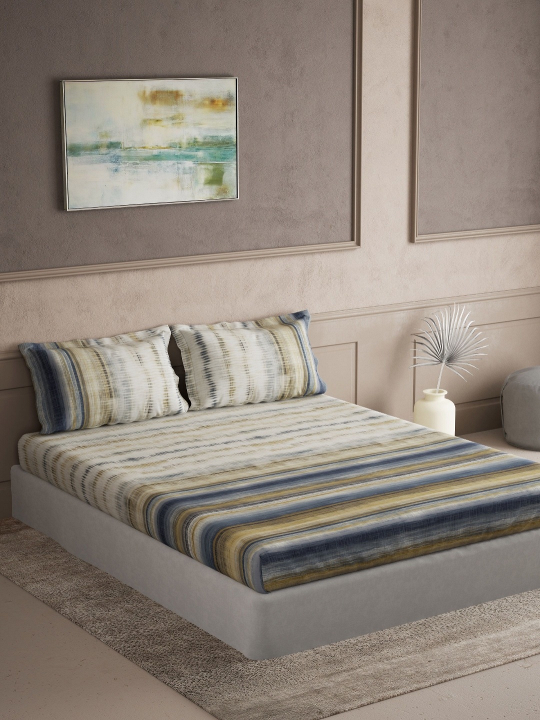 

DDecor Off White & Blue 144 TC Queen Bedsheet with 2 Pillow Covers