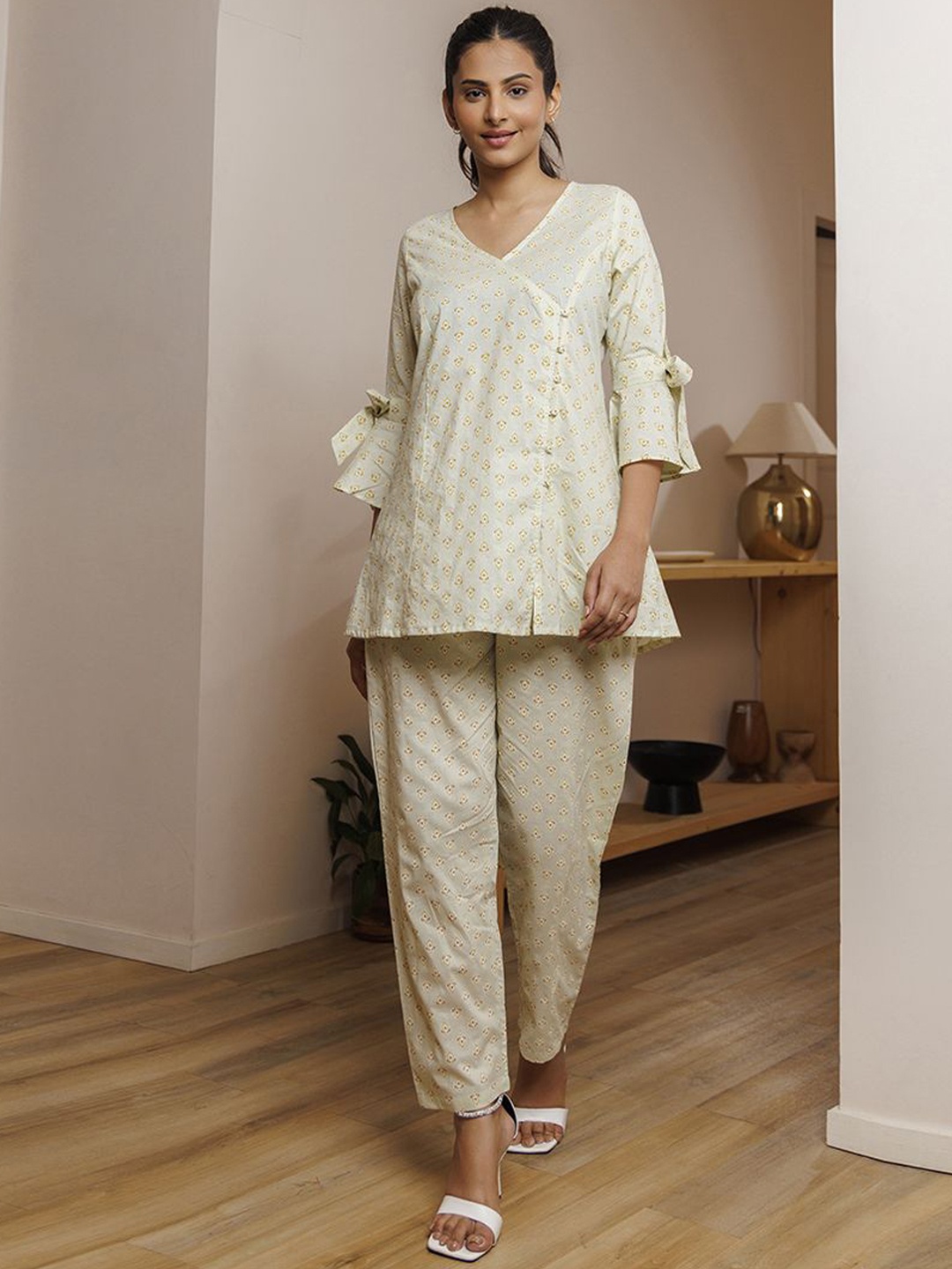 

Ragavi Printed Top & Trouser Co-Ord Set, Green