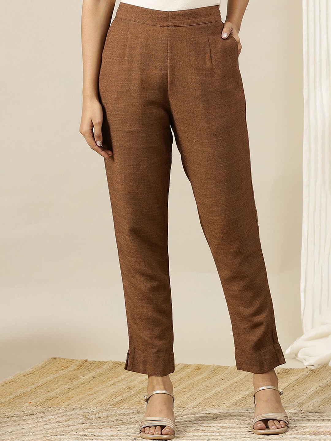 

AURELIA Women Solid Slim Fit Pleated Casual Trousers, Brown