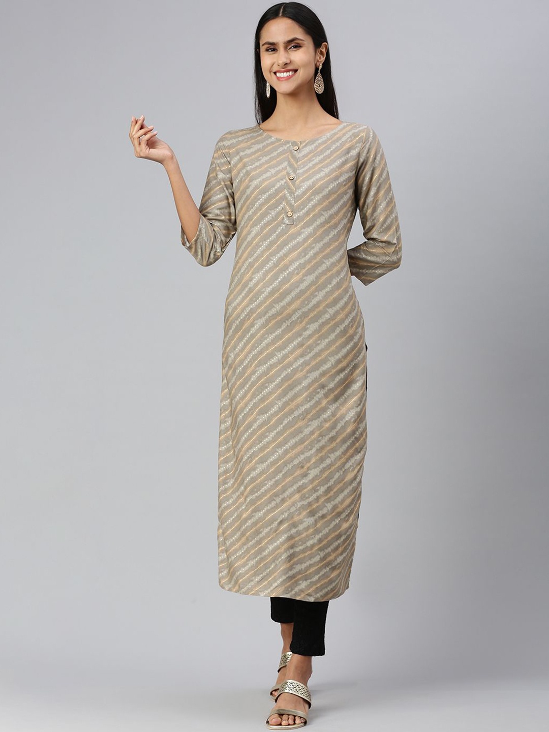 

HRITIKA Women Striped Sequinned Kurta, Grey