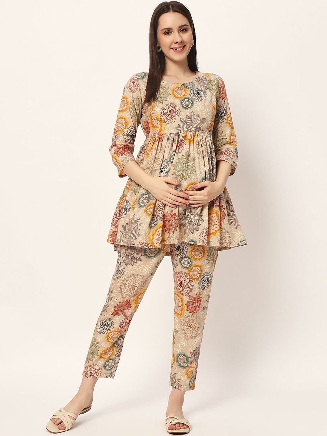 

mumzhug Women Printed Regular Pure Cotton Kurta with Palazzos, Cream