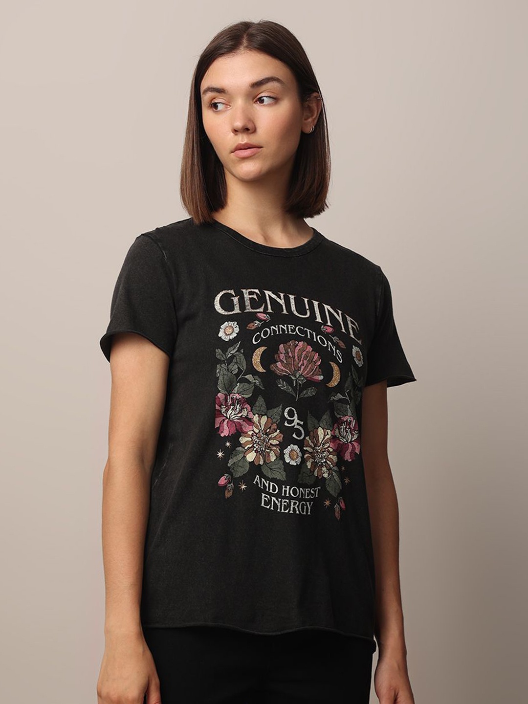 

ONLY Women Printed Raw Edge T-shirt, Black