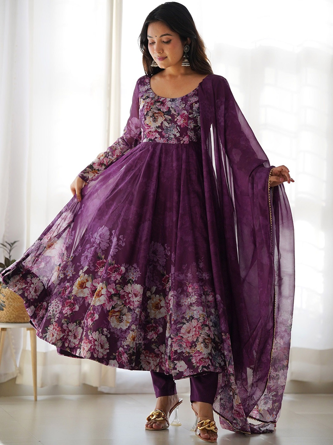 

CaniBani Women Floral Printed Regular Kurta with Trousers & With Dupatta, Purple