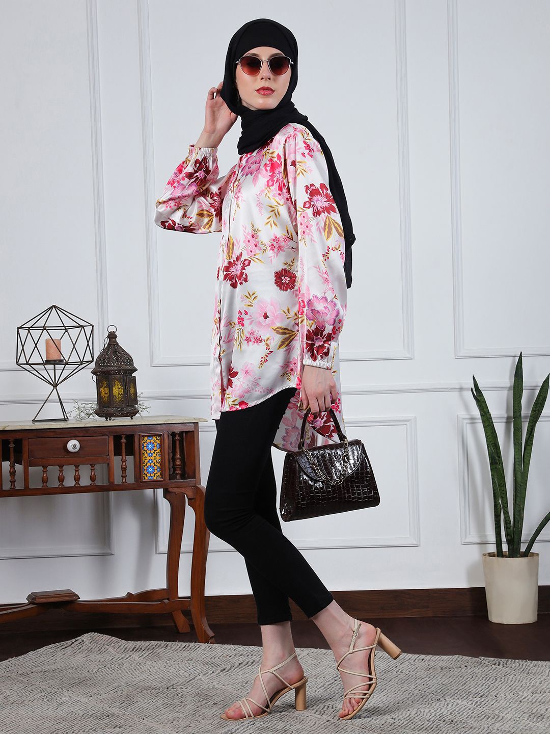 

NABIA Relaxed Fit Floral Printed Mandarin Collar Puffed Sleeves High-Low Satin Shirt, Pink