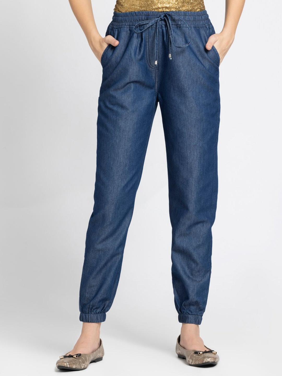 

SHAYE Women Mid-Rise Solid Relaxed Joggers Trousers, Blue
