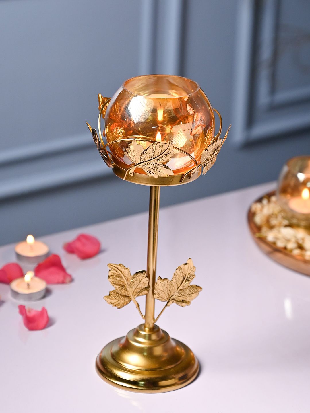 

MARKET99 Gold-Toned Candle Holder