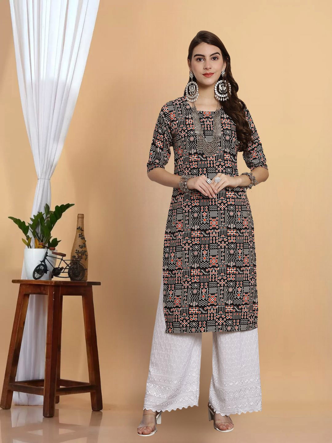 

7Threads Geometric Printed Round Neck Straight Kurta, Black