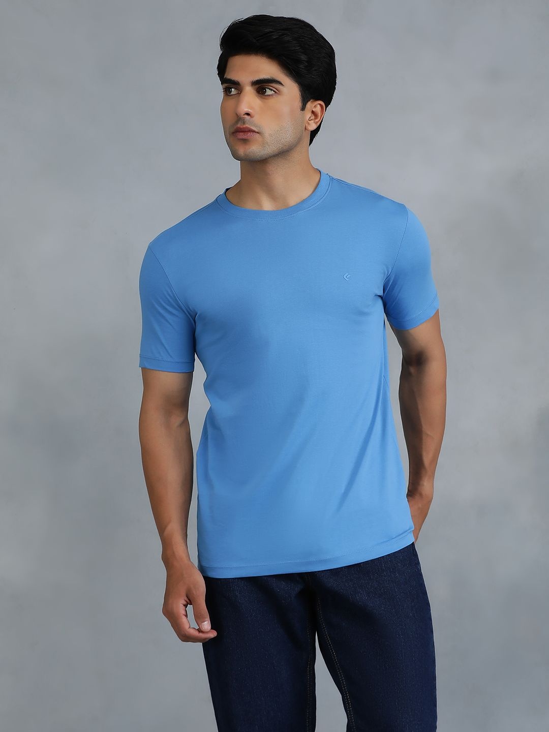 

Greenfibre Men Pure Cotton Pockets Slim Fit T-shirt, Blue