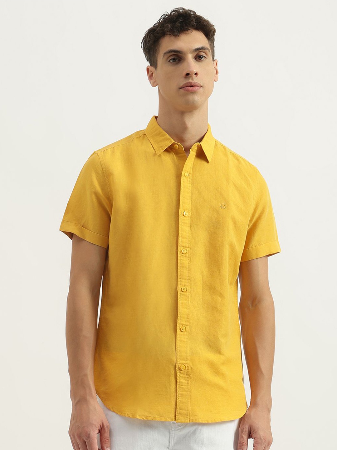 

United Colors of Benetton Men Spread Collar Solid Cotton Linen Slim Fit Casual Shirt, Yellow