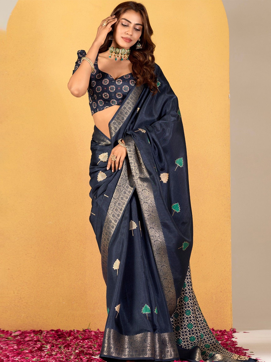 

MySilkLove Floral Zari Saree, Blue
