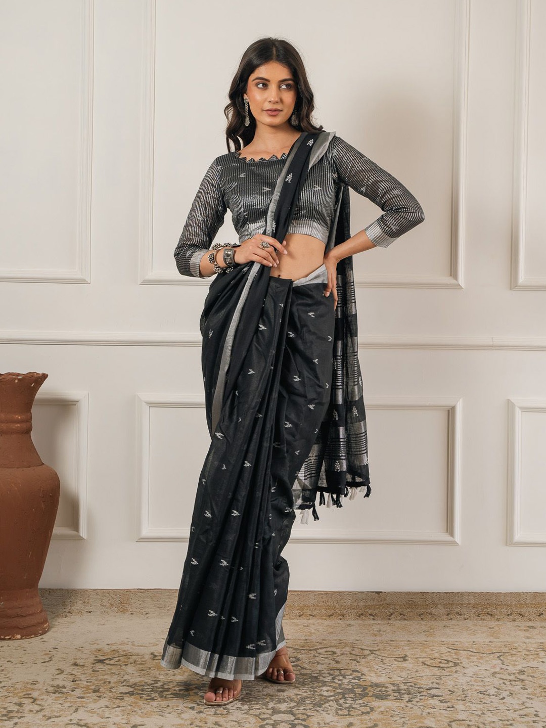 

Dori Woven Design Banarasi Saree, Black