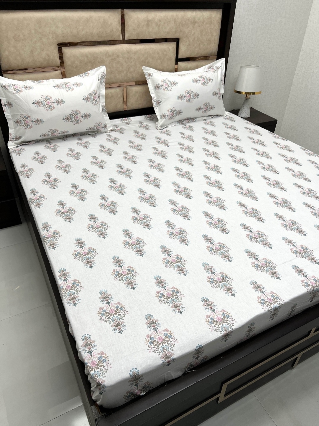 

Pure Decor White & Blue Ethnic Motifs 300 TC King Bedsheet with 2 Pillow Covers