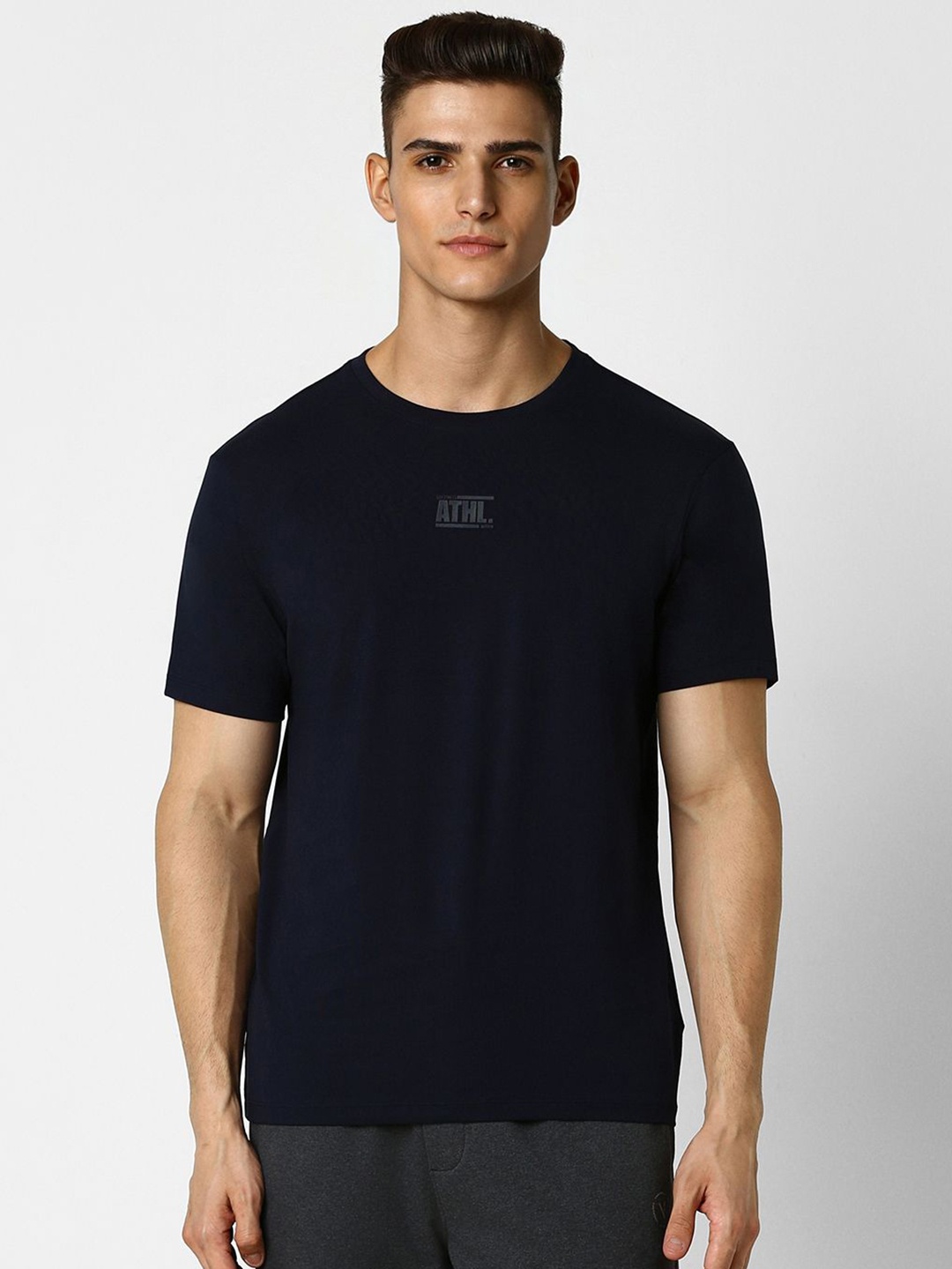 

Van Heusen Flex Men Pockets Slim Fit T-shirt, Navy blue