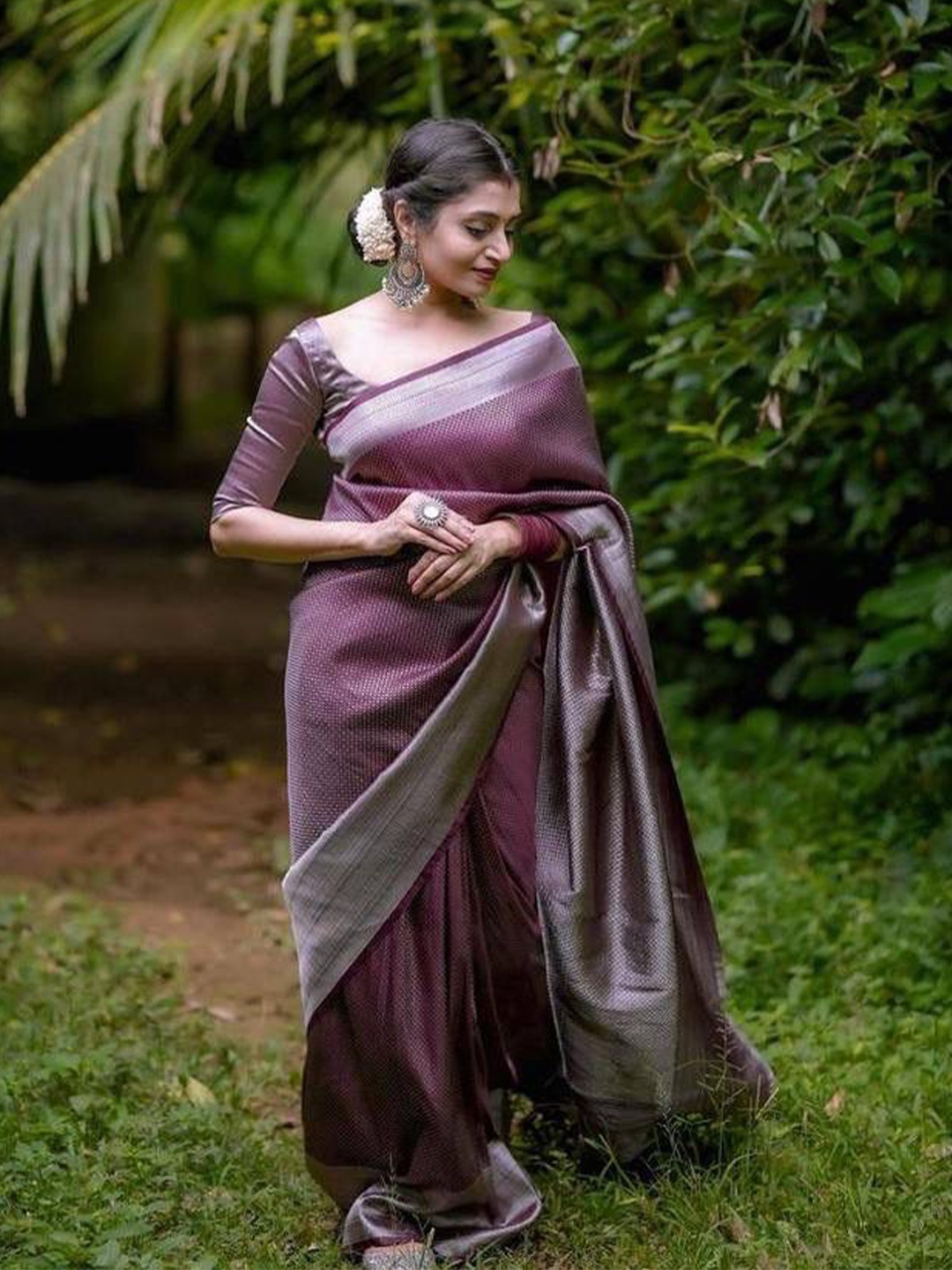 

revika Zari Pure Silk Kanjeevaram Saree, Maroon