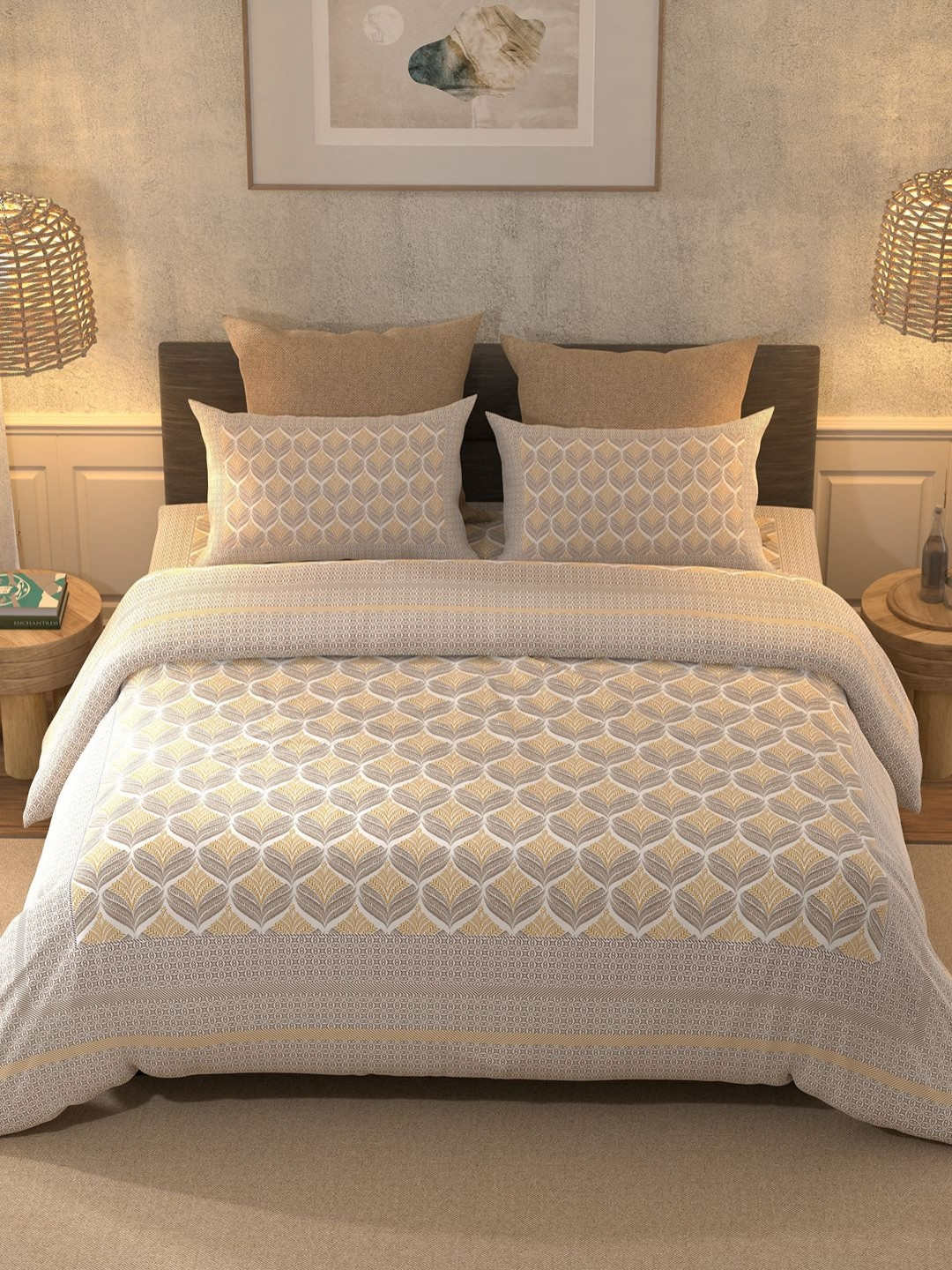 

BELLA CASA Brown & Yellow Geometric 350 TC King Bedsheet with 2 Pillow Covers