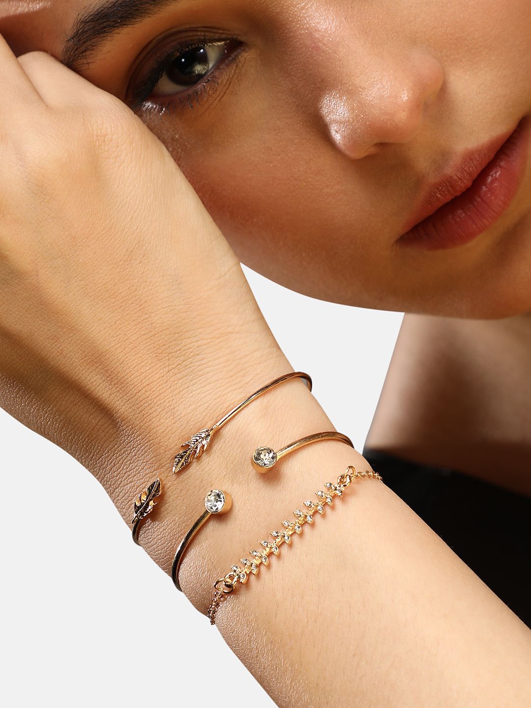 

SOHI Women 4 Brass Gold-Plated Link Bracelet