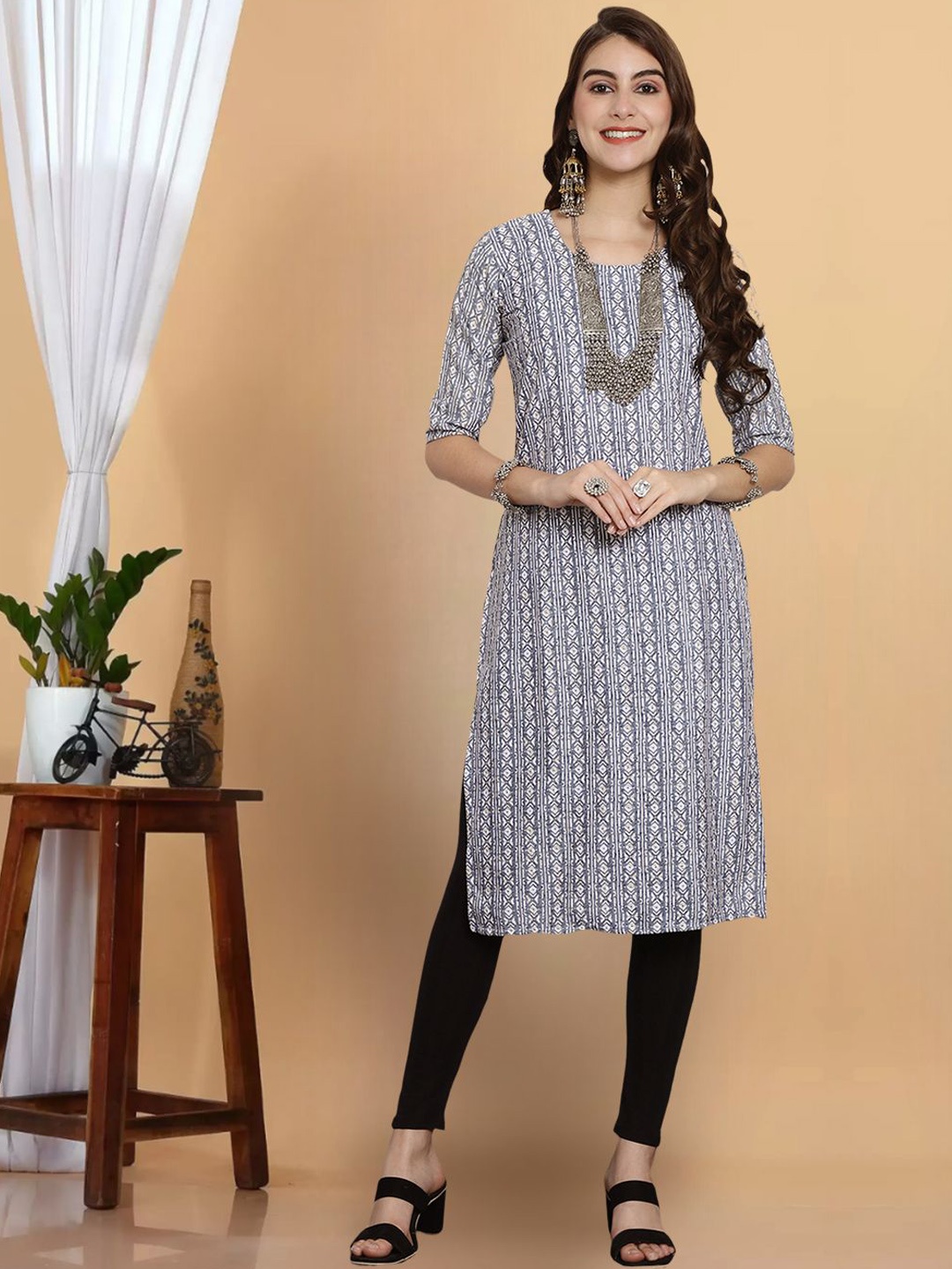 

7Threads Ethnic Motifs Printed Straight Kurta, Grey