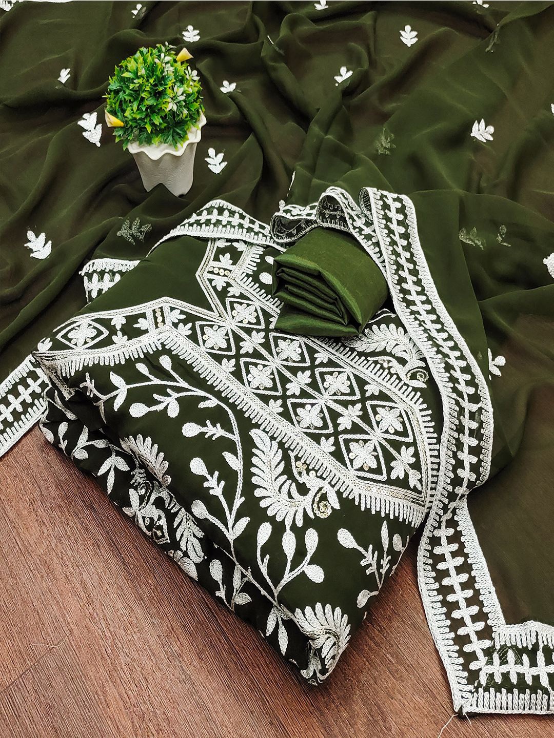 

Lilots Embroidered Unstitched Dress Material, Green