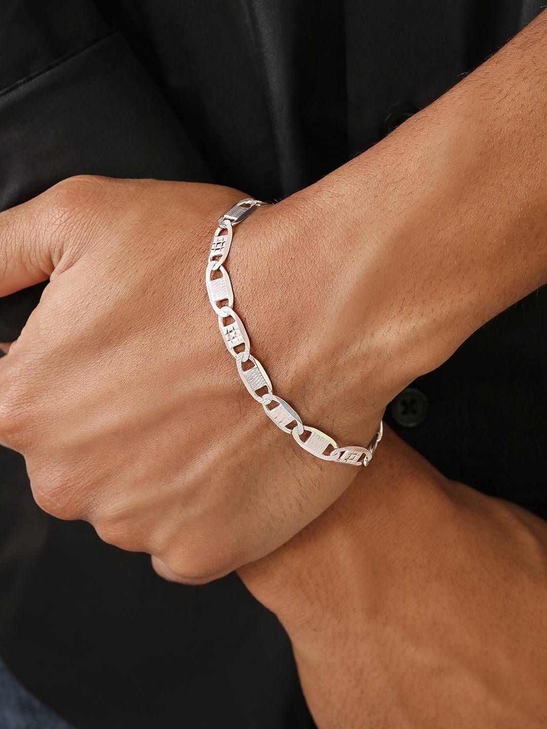 

Zavya Men Sterling Silver Silver-Plated Link Bracelet