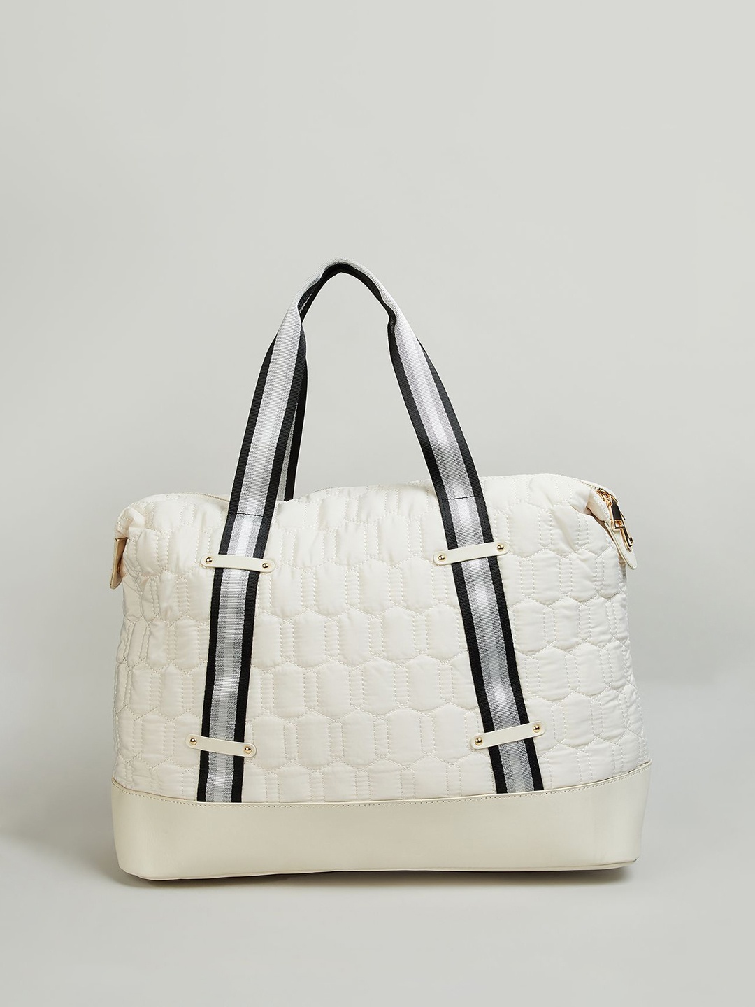 

max Textured Medium Casual Duffel Bag, Off white