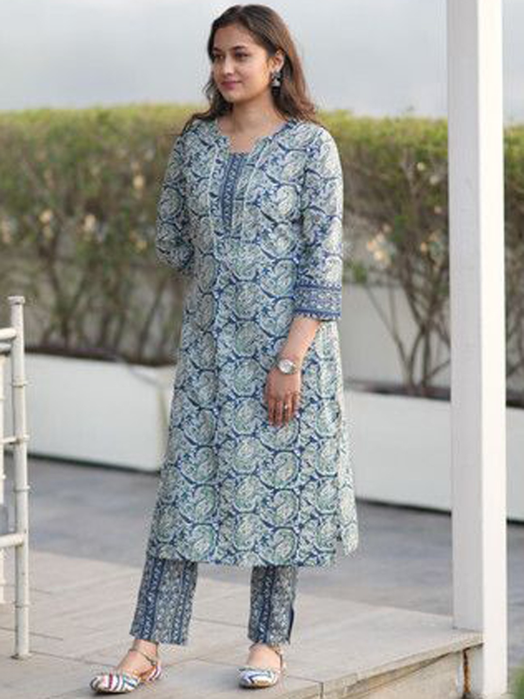 

JAIPURI BUNAAI Women Ethnic Motifs Printed Regular Kurta with Palazzos, Blue