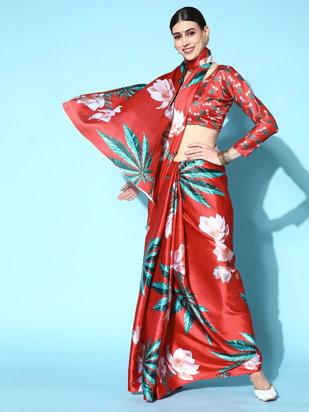 

KIMISHA Floral Printed Saree With Blouse Piece, Red