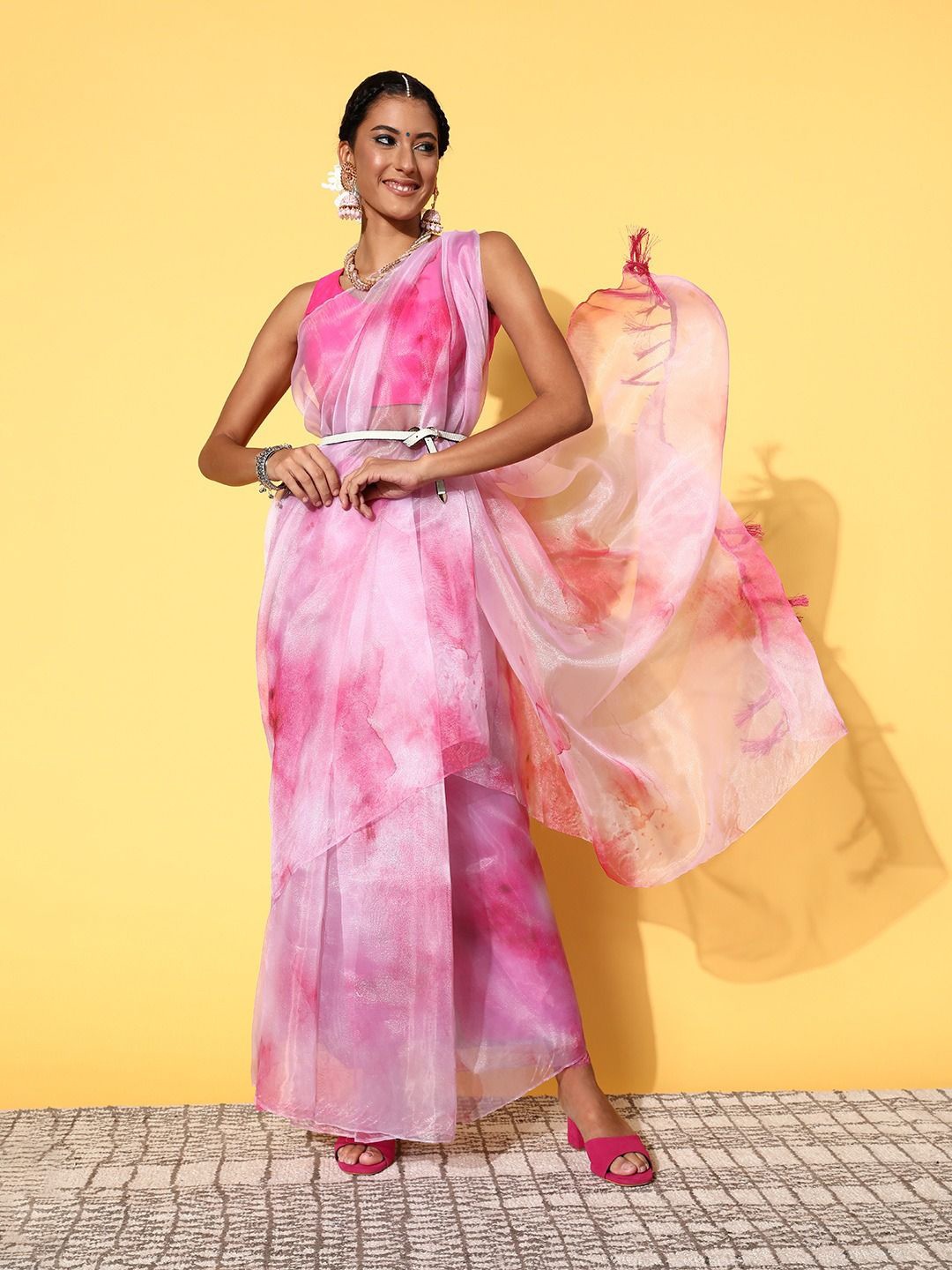 

KIMISHA Floral Organza Saree, Pink