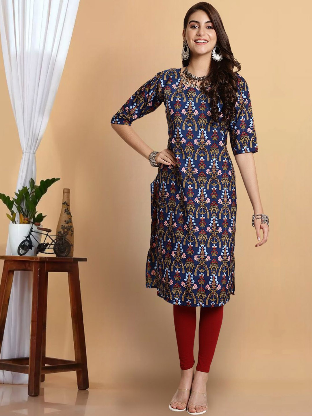 

7Threads Floral Printed Round Neck Straight Kurta, Navy blue