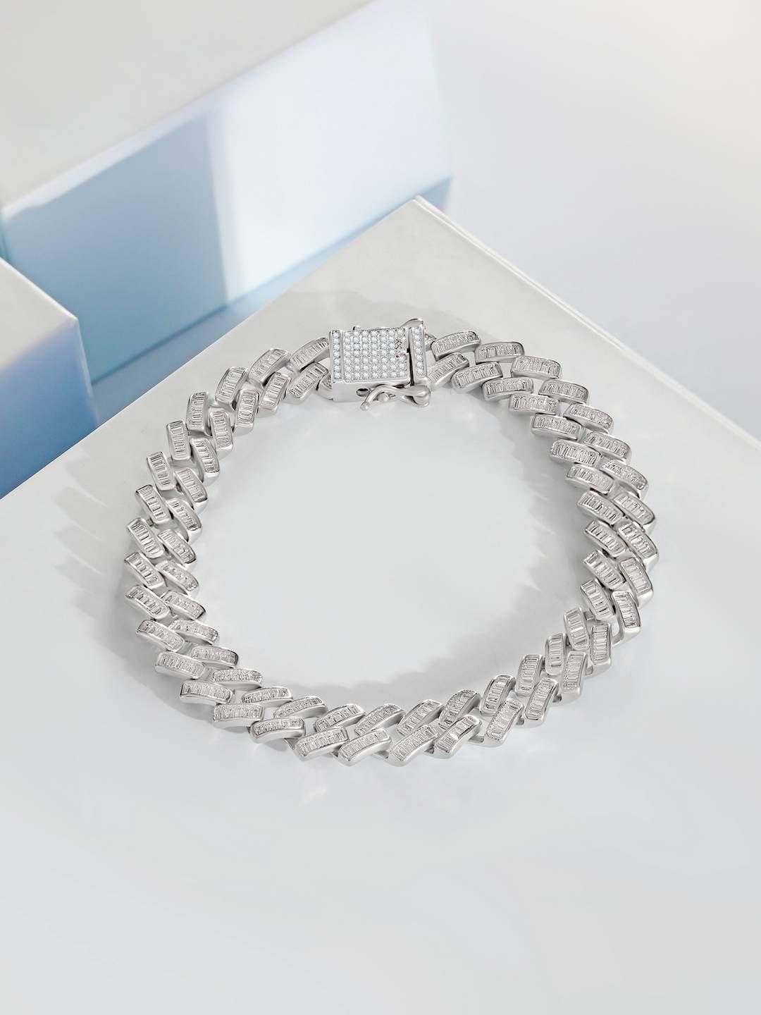 

Zavya Men Sterling Silver Cubic Zirconia Rhodium-Plated Link Bracelet