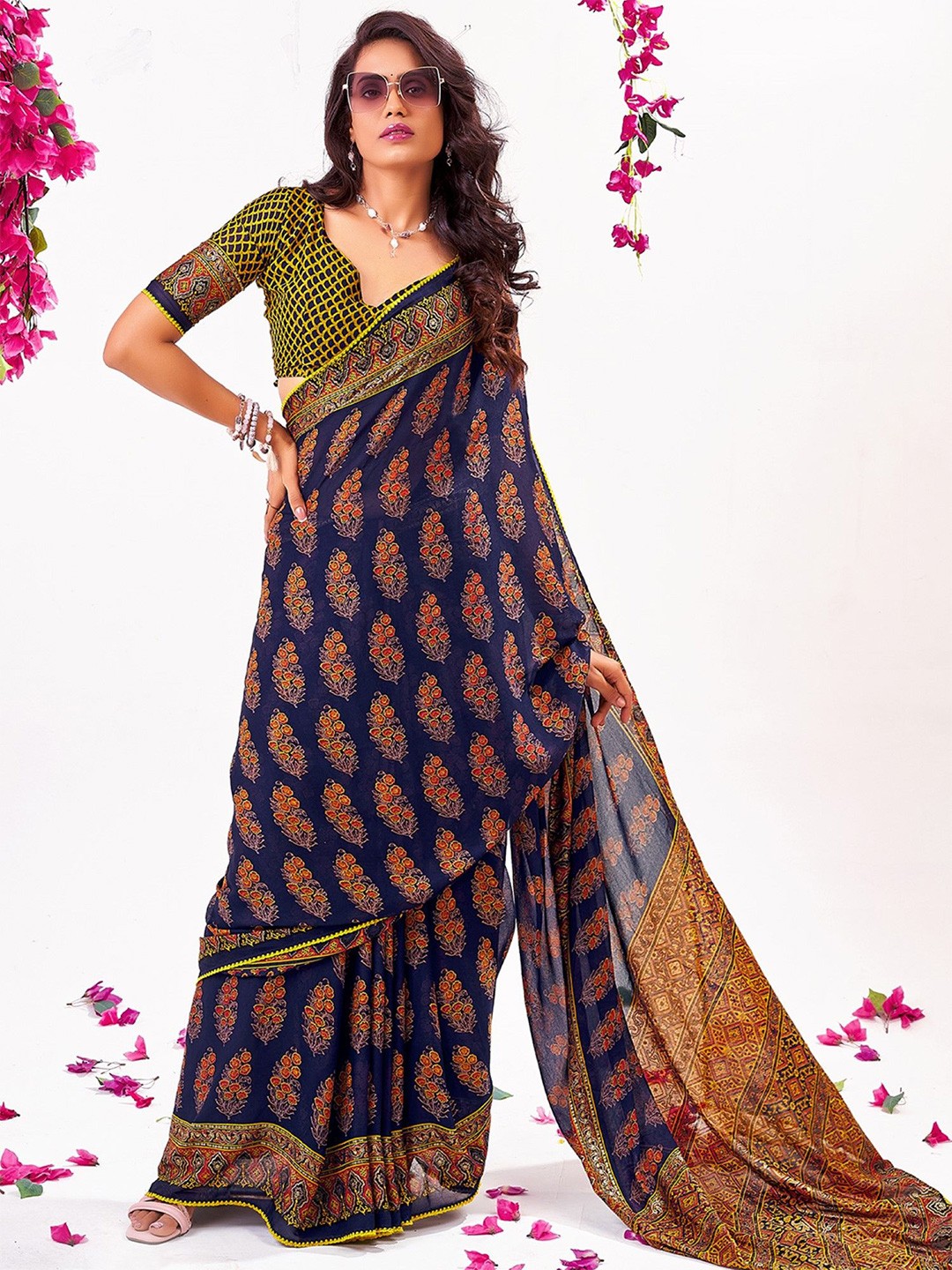 

Mitera Ethnic Motifs Printed Saree With Blouse Piece, Navy blue