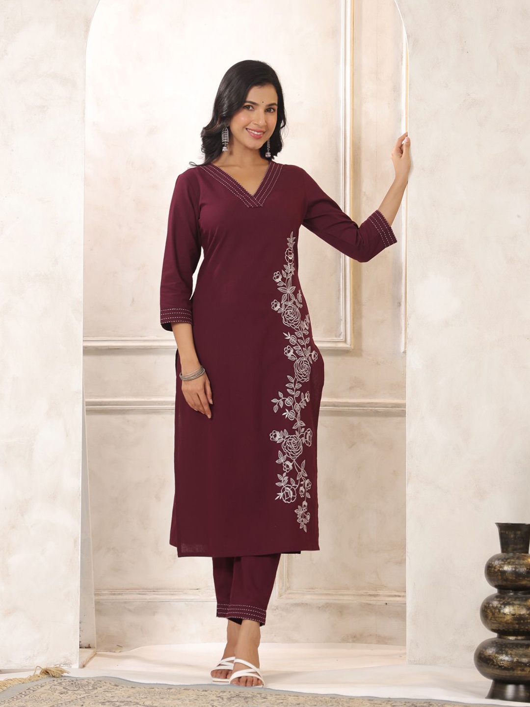 

PIROH Women Embroidered Regular Pure Cotton Kurta with Trousers, Maroon