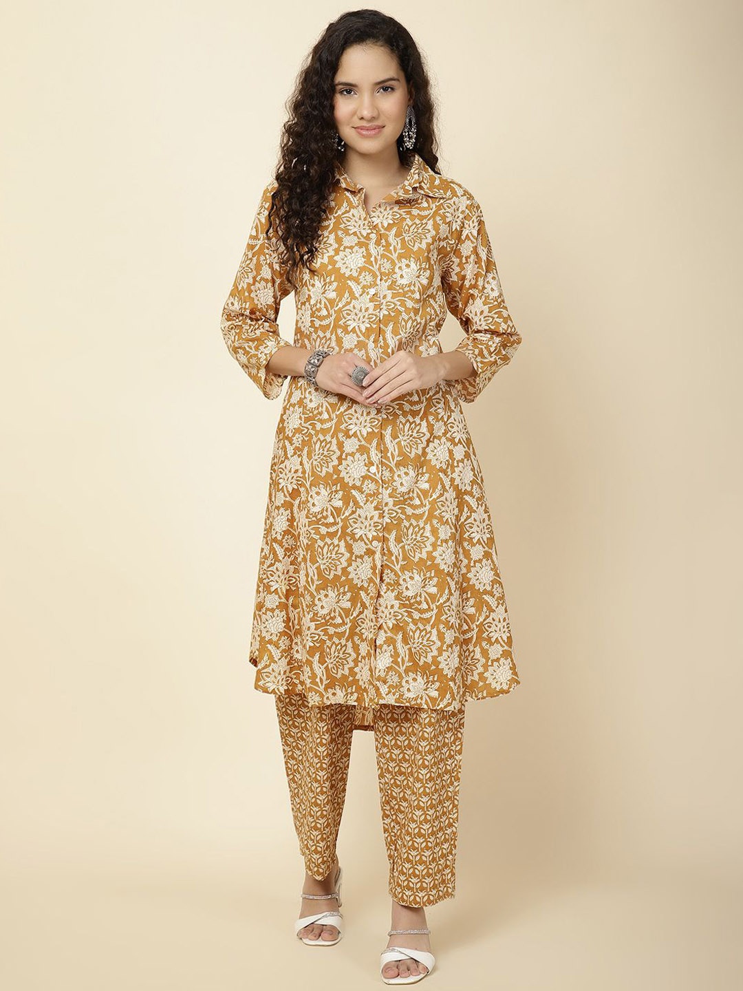 

Meena Bazaar Women Floral Printed Regular Kurta with Trousers, Mustard