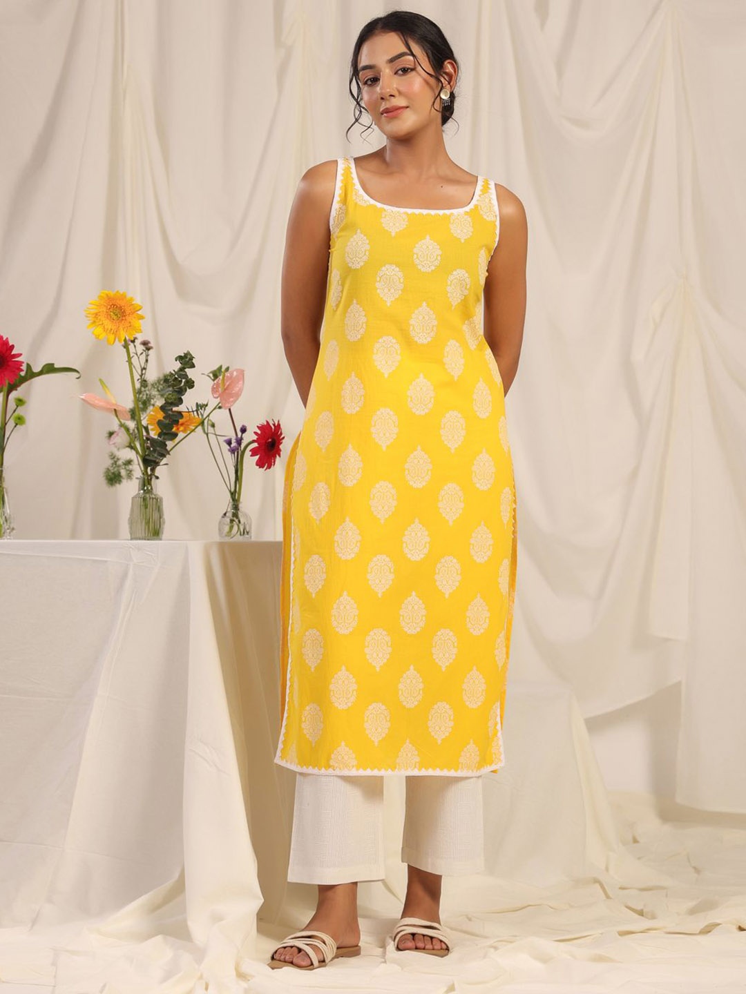 

anayna Women Ethnic Motifs Printed Thread Work Kurta, Yellow