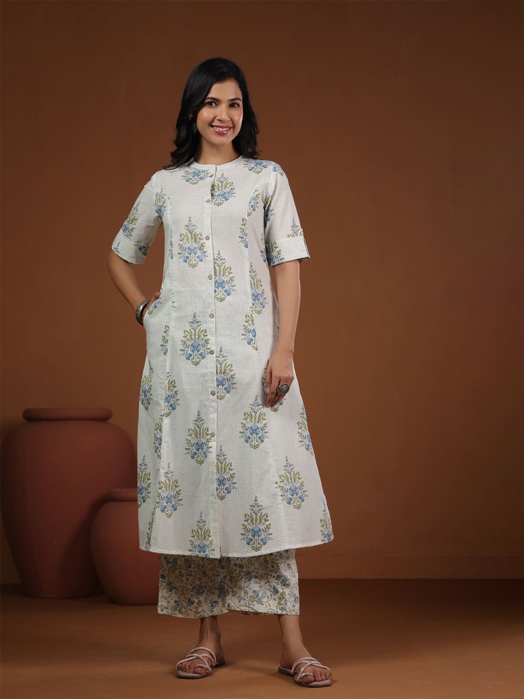 

PIROH Women Floral Printed Regular Pure Cotton Kurta with Trousers, Blue