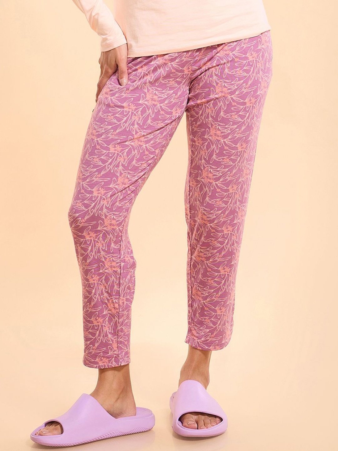 

Enamor Women Printed Relaxed fit Lounge Pants, Pink