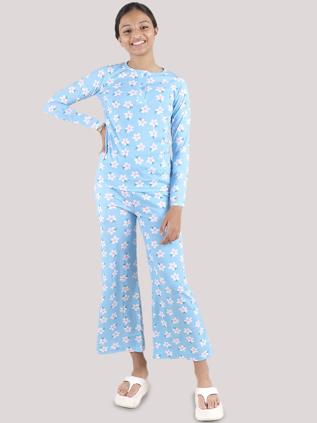 

KiddoPanti Girls Printed Night suit, Blue